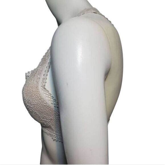 Victoria's Secret Cream & Tan Lace Bra (XS) - Picture 5 of 7